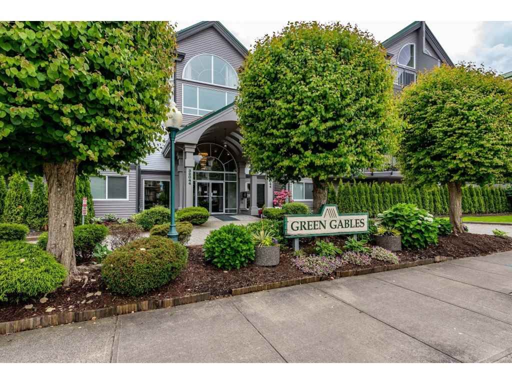 Main Photo: 210 32044 OLD YALE Road in Abbotsford: Abbotsford West Condo for sale in "GREEN GABLES" : MLS®# R2465154