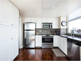 Photo 5: 1402 567 LONSDALE Avenue in North Vancouver: Lower Lonsdale Condo for sale in "THE CAMELLIA" : MLS®# V1126178