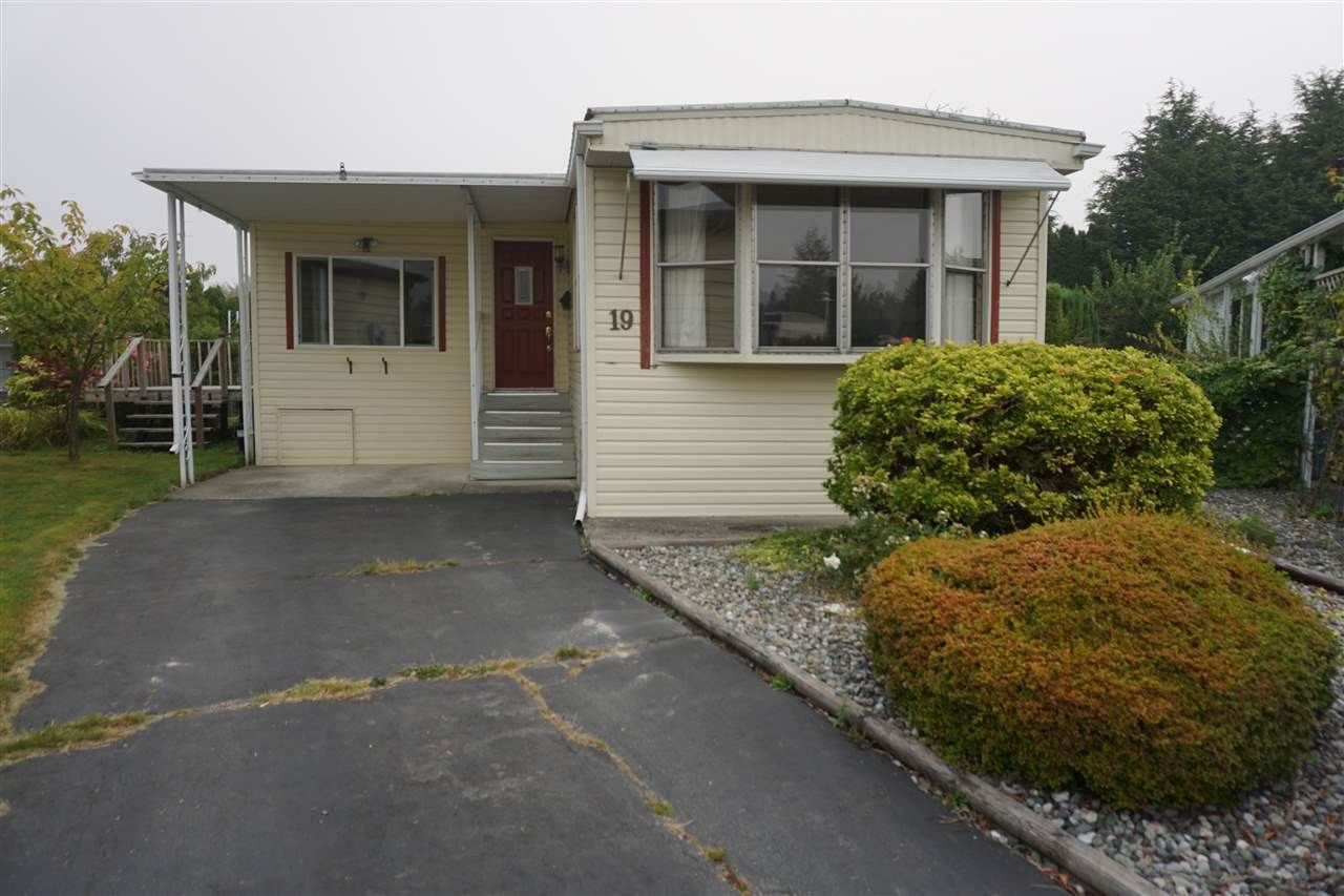 Main Photo: 19 15875 20 Avenue in Surrey: King George Corridor Manufactured Home for sale in "Sea Ridge Bays" (South Surrey White Rock)  : MLS®# R2526571