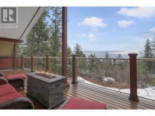 Photo 17: 561 Moody Crescent Okanagan North: Okanagan Shuswap Real Estate Listing: MLS®# 10305600
