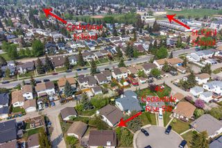 Photo 5: 40 Cedardale Rise SW in Calgary: Cedarbrae Detached for sale : MLS®# A2049261