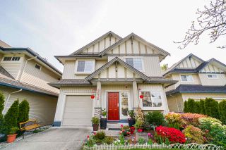 Photo 1: 6672 182A Street in Surrey: Cloverdale BC House for sale in "Vinyard Estates" (Cloverdale)  : MLS®# R2427989