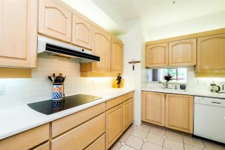 Photo 7: 209 3766 W 7TH Avenue in Vancouver: Point Grey Condo for sale in "THE CUMBERLAND" (Vancouver West)  : MLS®# R2190869
