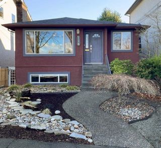 Photo 1: 714 W 19TH Avenue in Vancouver: Cambie House for sale in "Douglas Park" (Vancouver West)  : MLS®# R2671082