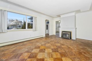Photo 2: 1021 Empress Ave in Victoria: Vi Central Park House for sale : MLS®# 927054