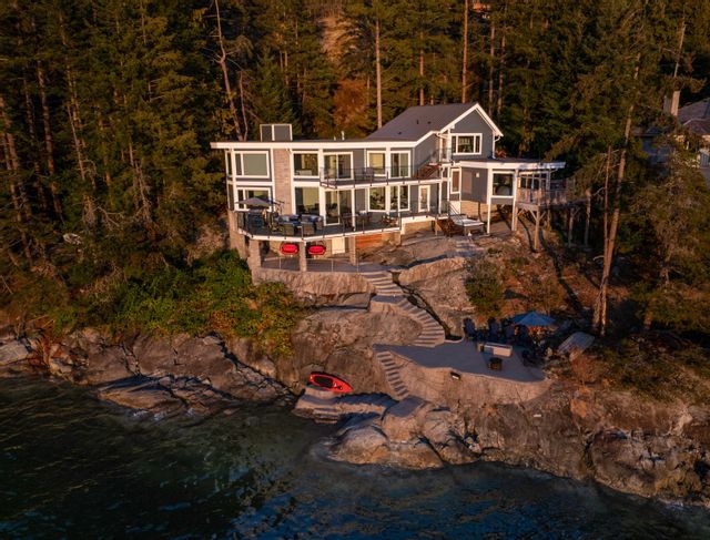 klik tæt alene Waterfront Homes for Sale Sunshine Coast, BC | Houses for Sale