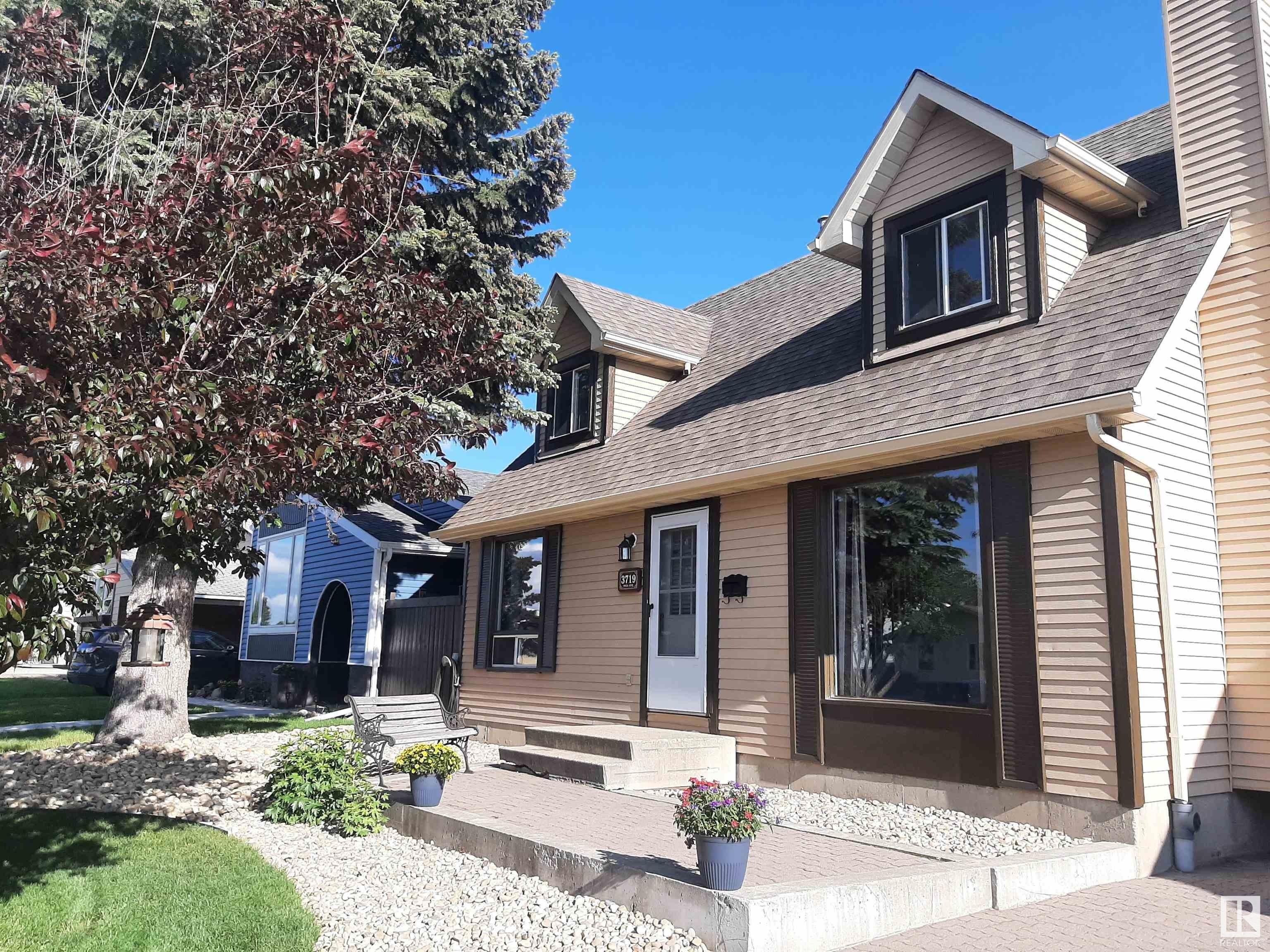 Main Photo: 3719 10 Avenue in Edmonton: Zone 29 House for sale : MLS®# E4300819