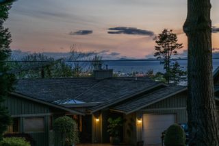 Photo 2: 878 PACIFIC Drive in Delta: English Bluff House for sale in "THE VILLAGE" (Tsawwassen)  : MLS®# R2719399