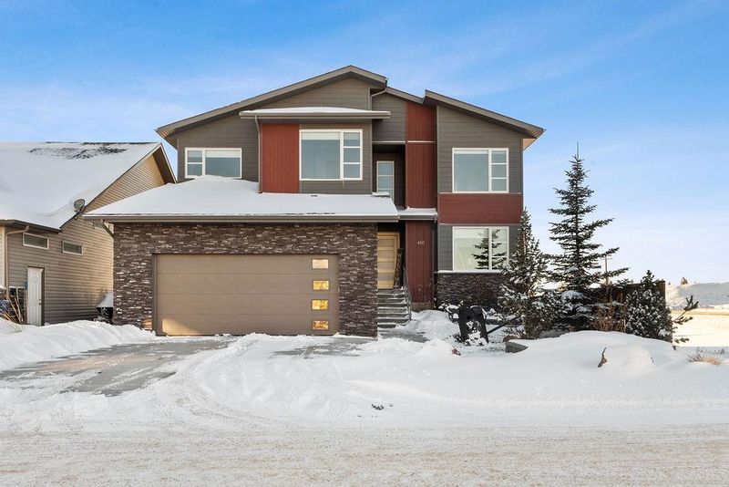 FEATURED LISTING: 480 Sunset Link Crossfield