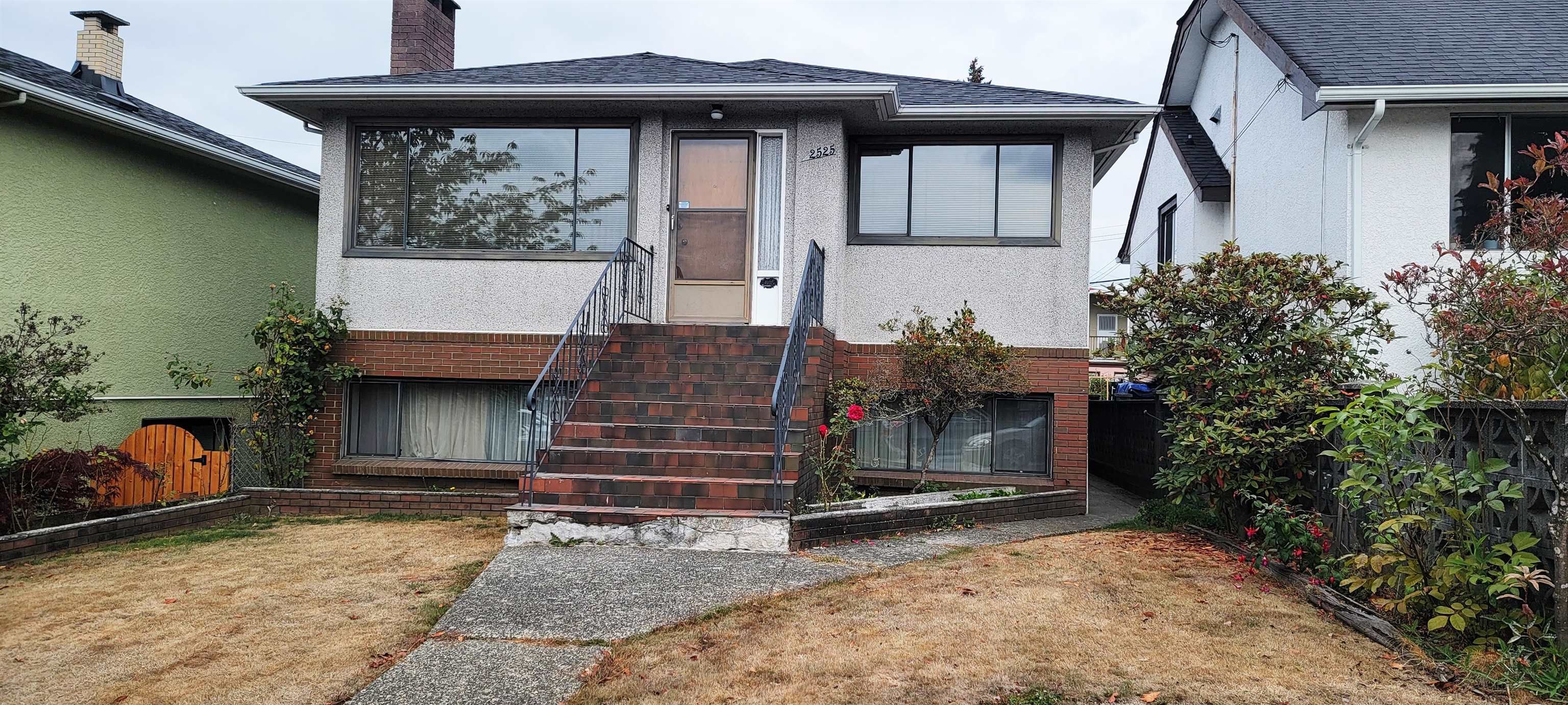 Main Photo: 2525 E GEORGIA Street in Vancouver: Renfrew VE House for sale (Vancouver East)  : MLS®# R2735526