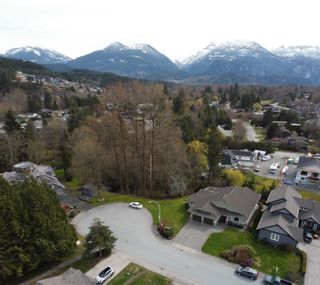 Photo 36: 1681 MACDONALD Place in Squamish: Brackendale House for sale in "BRACKENDALE" : MLS®# R2675084