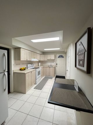 Photo 2: 30 Arvida Drive in Vaughan: Brownridge House (Apartment) for lease : MLS®# N7397210