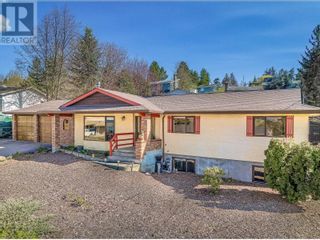 Photo 1: 1880 2 Avenue SE in Salmon Arm: House for sale : MLS®# 10310873