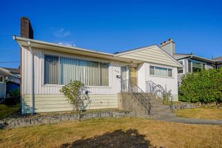 Photo 2: 910 LADNER Street in New Westminster: The Heights NW House for sale : MLS®# R2721421