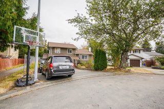 Photo 2: 6724 135B Street in Surrey: West Newton House for sale : MLS®# R2744831