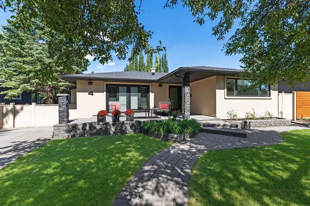 Main Photo: 4 Meadowlark Crescent SW in Calgary: Meadowlark Park Detached for sale : MLS®# A1130085