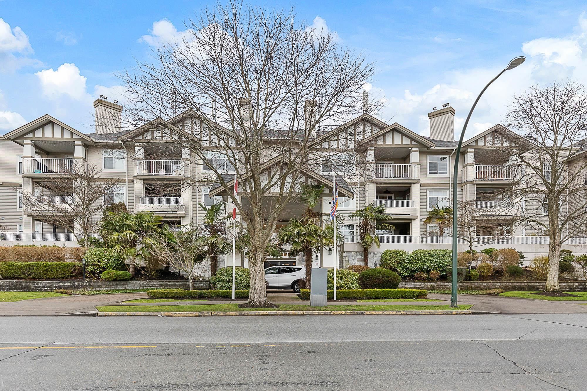 Main Photo: 213 4770 52A Street in Delta: Delta Manor Condo for sale in "WESTHAM LANE" (Ladner)  : MLS®# R2745287