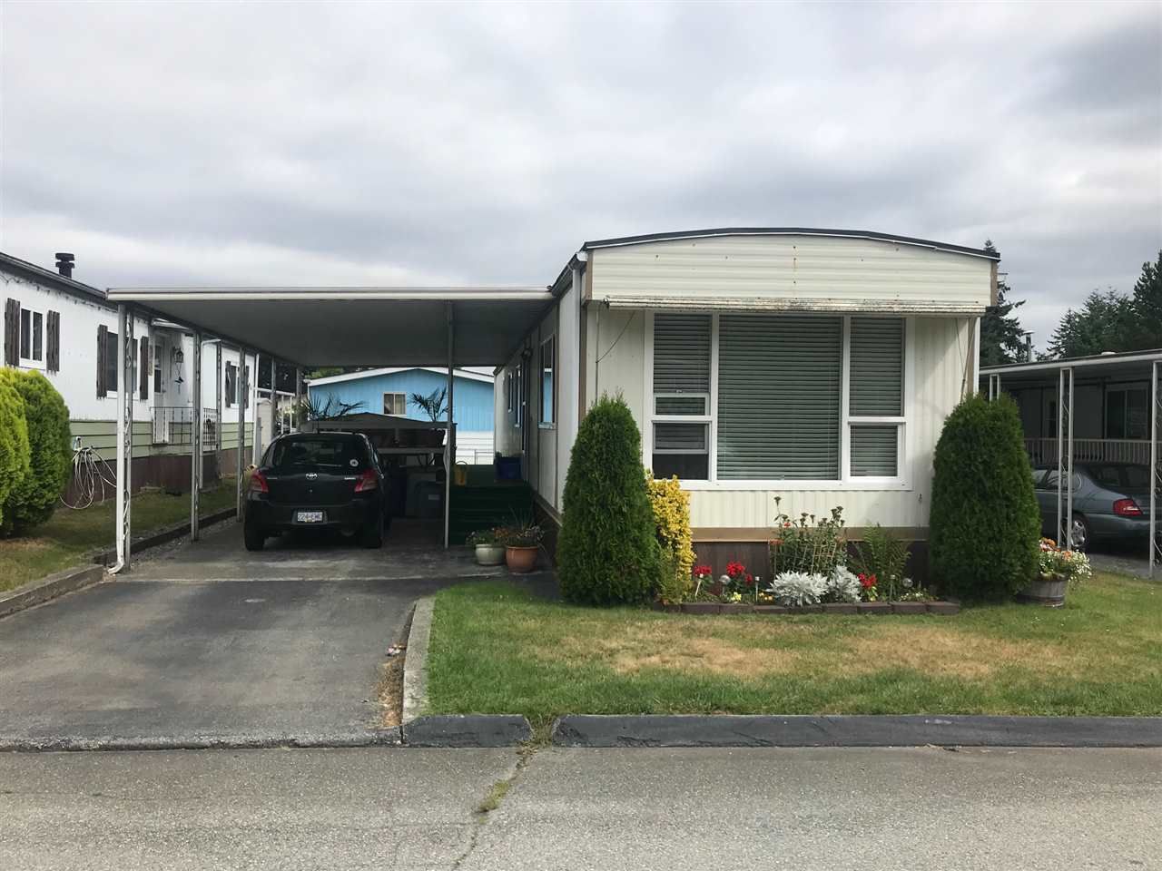 Main Photo: 11 7850 KING GEORGE BOULEVARD in : East Newton Manufactured Home for sale : MLS®# R2388858