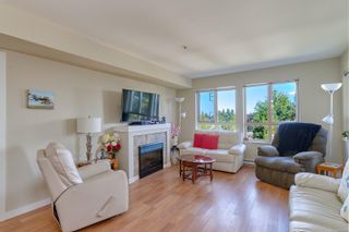 Photo 1: 401 297 W Hirst Ave in Parksville: PQ Parksville Condo for sale (Parksville/Qualicum)  : MLS®# 914376