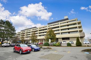 Photo 2: 216 9805 Second St in Sidney: Si Sidney North-East Condo for sale : MLS®# 963003