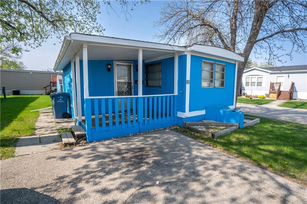 Main Photo: 80 Springwood Drive in Winnipeg: South Glen Residential for sale (2F)  : MLS®# 202313822