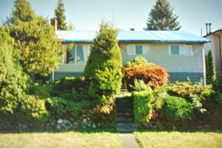 Photo 1: 6158 BERWICK Street in Burnaby: Upper Deer Lake House for sale (Burnaby South)  : MLS®# R2319905