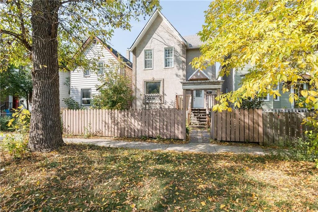 Main Photo: 384 Toronto Street in Winnipeg: West End Residential for sale (5A)  : MLS®# 202326229