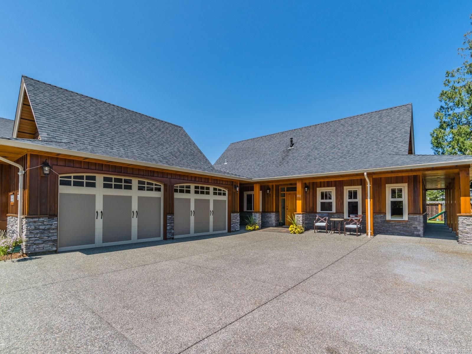Main Photo: 928 Heritage Meadow Dr in Campbell River: CR Campbell River Central House for sale : MLS®# 883208