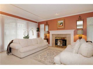 Photo 1: 1188 STRATHAVEN Drive in North Vancouver: Northlands Townhouse for sale in "STRATHAVEN" : MLS®# V930369