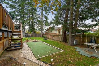 Photo 39: 935 Garthland Rd in Esquimalt: Es Kinsmen Park House for sale : MLS®# 889501