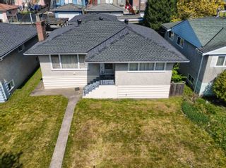 Photo 2: 1577 E 58TH Avenue in Vancouver: Fraserview VE House for sale (Vancouver East)  : MLS®# R2873186
