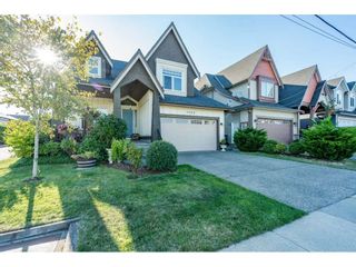 Photo 2: 7069 197B Street in Langley: Willoughby Heights House for sale : MLS®# R2493540