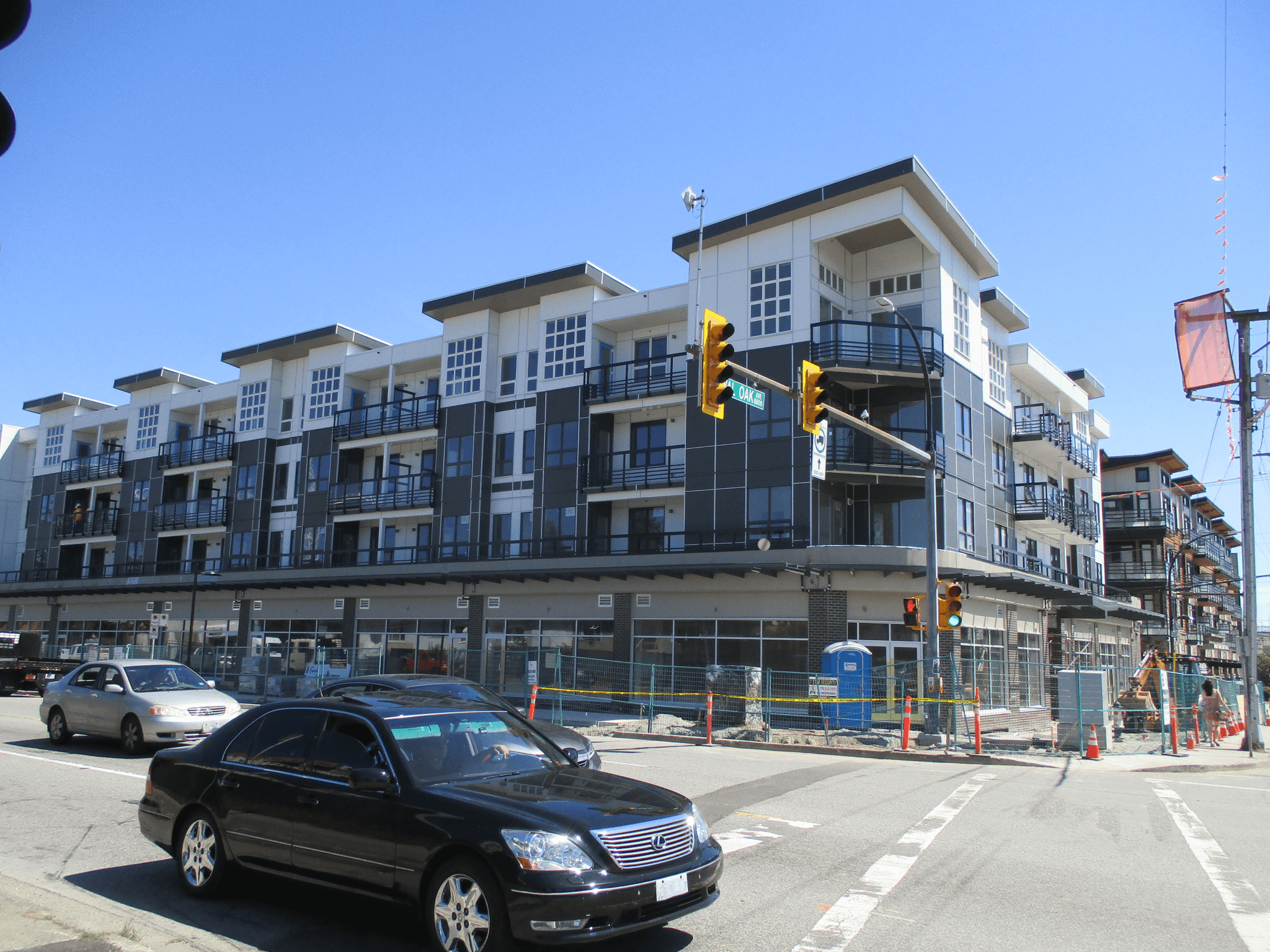 Main Photo: 6808 Royal Oak Avenue in Burnaby: Retail for lease