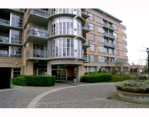 Main Photo: 2655 CRANBERRY Drive in Vancouver: Kitsilano Condo for sale in "NEW YORKER" (Vancouver West)  : MLS®# V639593
