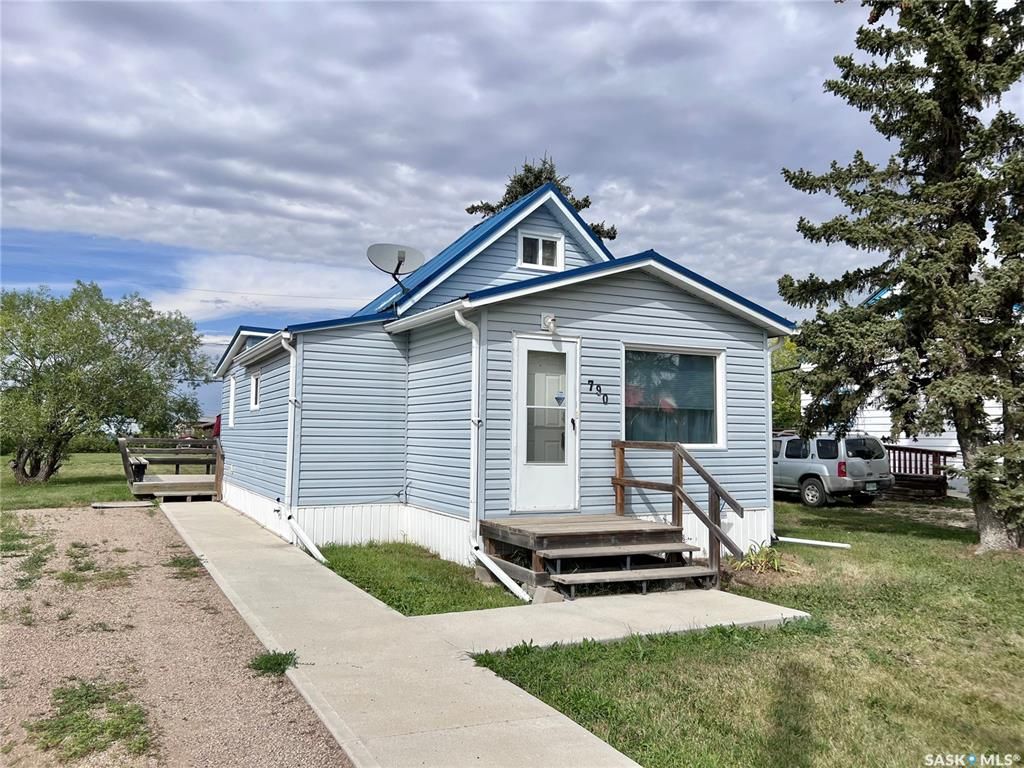 Main Photo: 790 Saskatchewan Avenue in Milden: Residential for sale : MLS®# SK905790