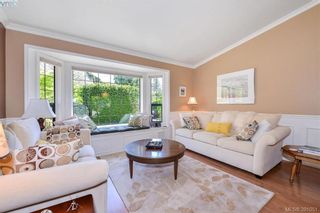 Photo 2: 3714 Blenkinsop Rd in VICTORIA: SE Maplewood House for sale (Saanich East)  : MLS®# 786001