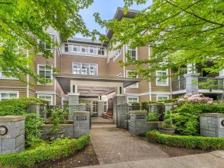 Photo 1: 404 6279 EAGLES Drive in Vancouver: University VW Condo for sale (Vancouver West)  : MLS®# R2781056