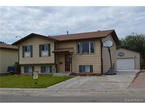 Main Photo: 162 Weyakwin DRIVE in Saskatoon: S1LV Single Family Dwelling for sale (Saskatoon Area 01)  : MLS®# 468849