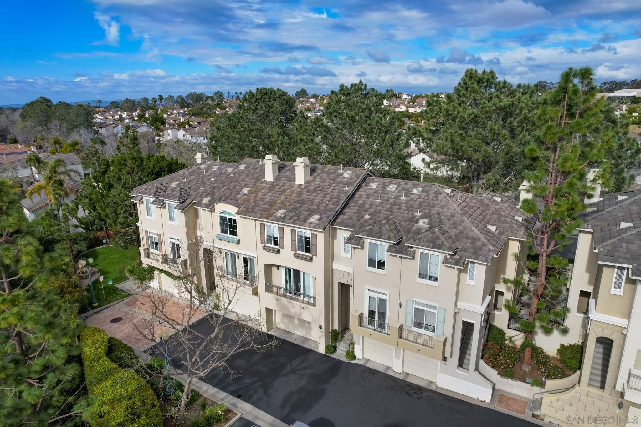 Main Photo: CARMEL VALLEY Townhouse for sale : 3 bedrooms : 3862 Quarter Mile Dr in San Diego