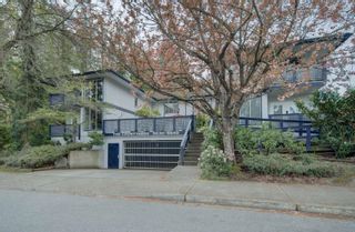 Photo 1: 5640 16 Avenue in Delta: Beach Grove Townhouse for sale in "THE COURTYARDS" (Tsawwassen)  : MLS®# R2677910