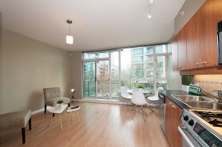 Photo 4: 301 1478 W HASTINGS Street in Vancouver: Coal Harbour Condo for sale in "Dockside" (Vancouver West)  : MLS®# R2770748