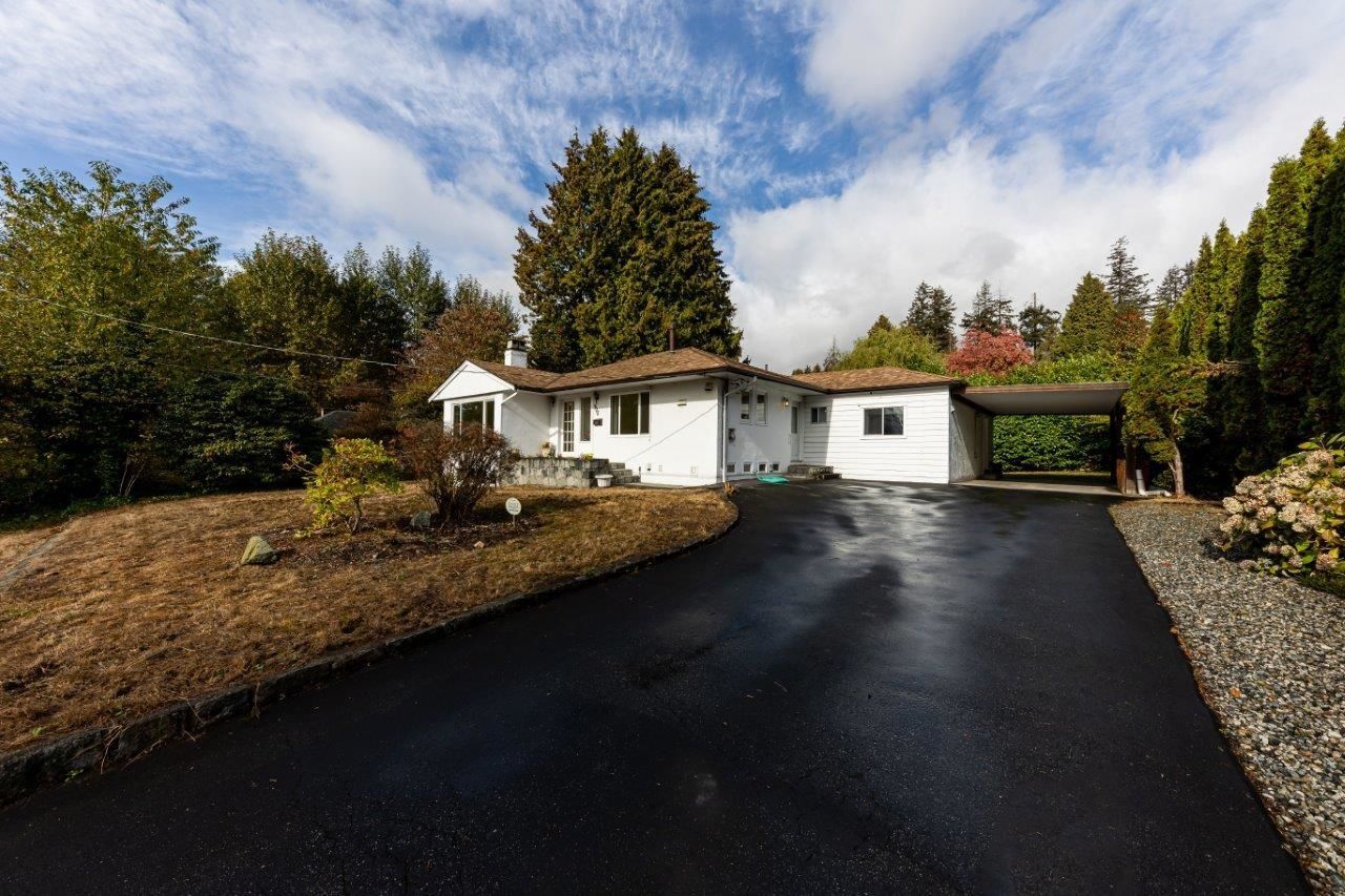 Main Photo: 675 DUCHESS Avenue in West Vancouver: Park Royal House for sale : MLS®# R2733923