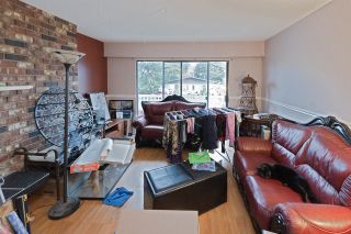 Photo 3: 20968 COOK AVENUE in Maple Ridge: West Central 1/2 Duplex for sale : MLS®# R2629588