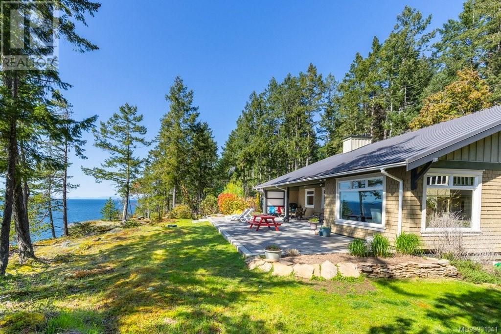 Main Photo: 879 Canso Rd in Gabriola Island: House for sale : MLS®# 931041