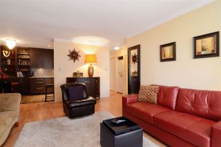 Photo 2: 307 1610 CHESTERFIELD Avenue in North Vancouver: Central Lonsdale Condo for sale in "Canterbury House" : MLS®# R2096550