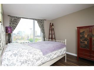 Photo 7: 2302 188 KEEFER Place in Vancouver: Downtown VW Condo for sale in "Espana II" (Vancouver West)  : MLS®# V1063175