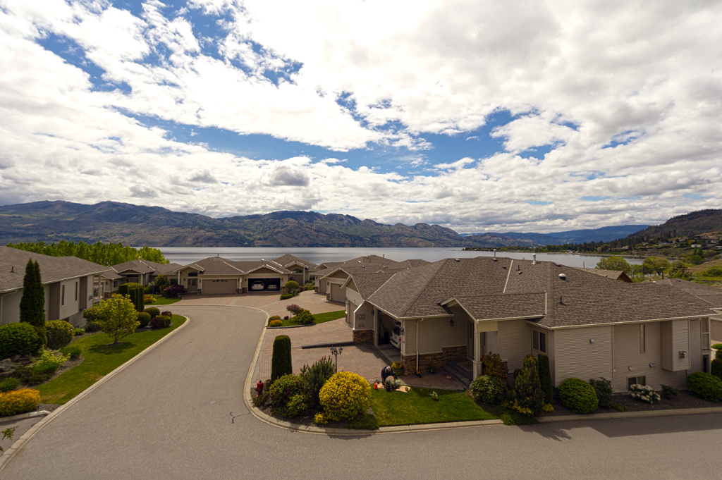 Main Photo: 103 2100 Boucherie Road in West Kelowna: Lakeview Heights House for sale : MLS®# 10105400