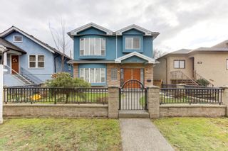 Photo 1: 2552 NAPIER STREET in Vancouver: Renfrew VE House for sale (Vancouver East)  : MLS®# R2652826
