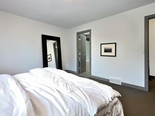 Photo 25: 45 Crestbrook Hill SW in Calgary: Crestmont Detached for sale : MLS®# A1141803