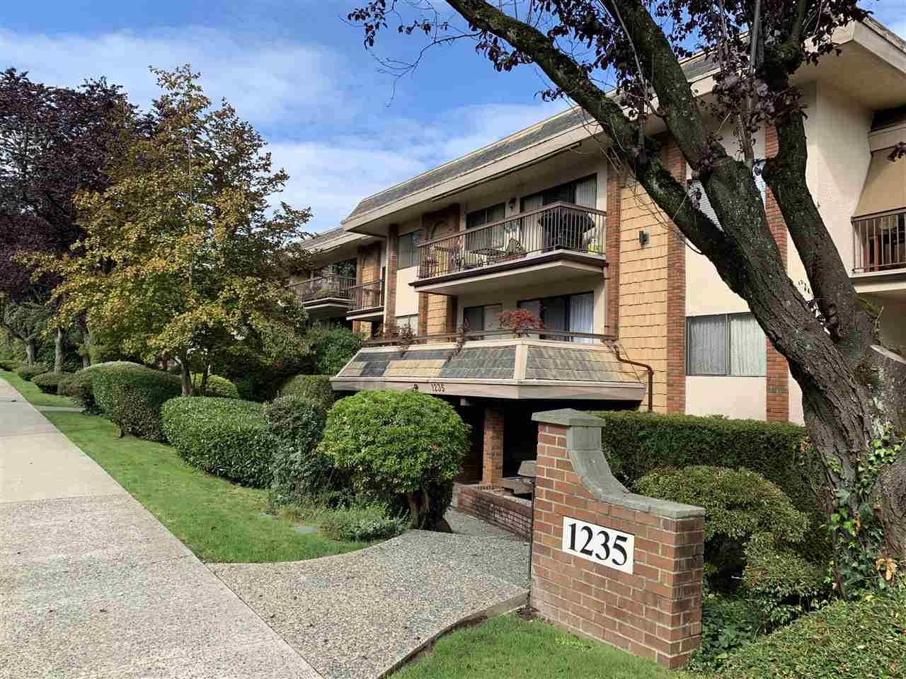 Main Photo: 217 1235 W 15TH Avenue in Vancouver: Fairview VW Condo for sale in "Shaughnessy" (Vancouver West)  : MLS®# R2406247
